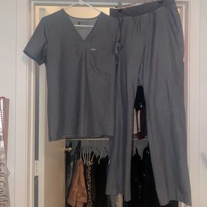 FIGS Gray Scrubs Top and Bottom- Small